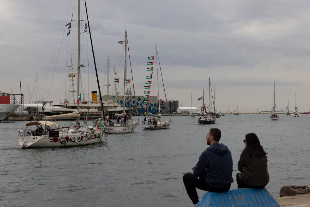 Una nueva flotilla humanitaria con decenas de barcos se prepara para zarpar desde Barcelona e intentar llegar a Gaza