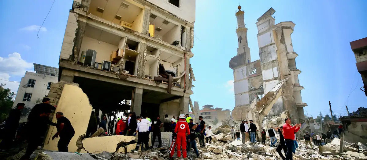 Líbano grita mientras la Flotilla zarpa